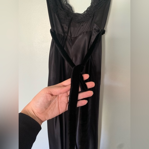 Jacalyn Bennet long black night gown with lace and velvet trim - Picture 6 of 7